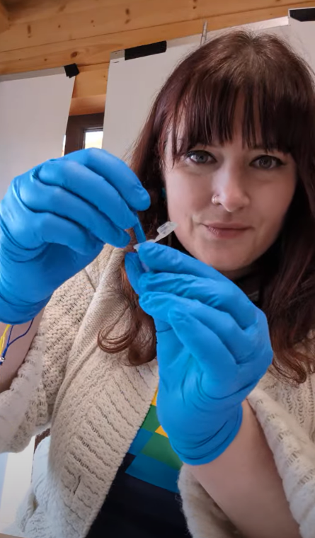 Sarah Shuttleworth at DNA barcoding course